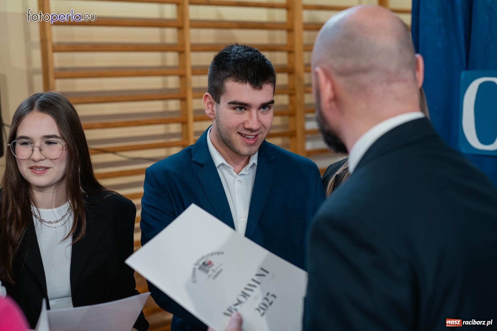 Zdjęcie w galerii na portalu naszraciborz.pl: II LO żegna swoich maturzystów. Są gotowi do podboju świata wiadomości z regionu