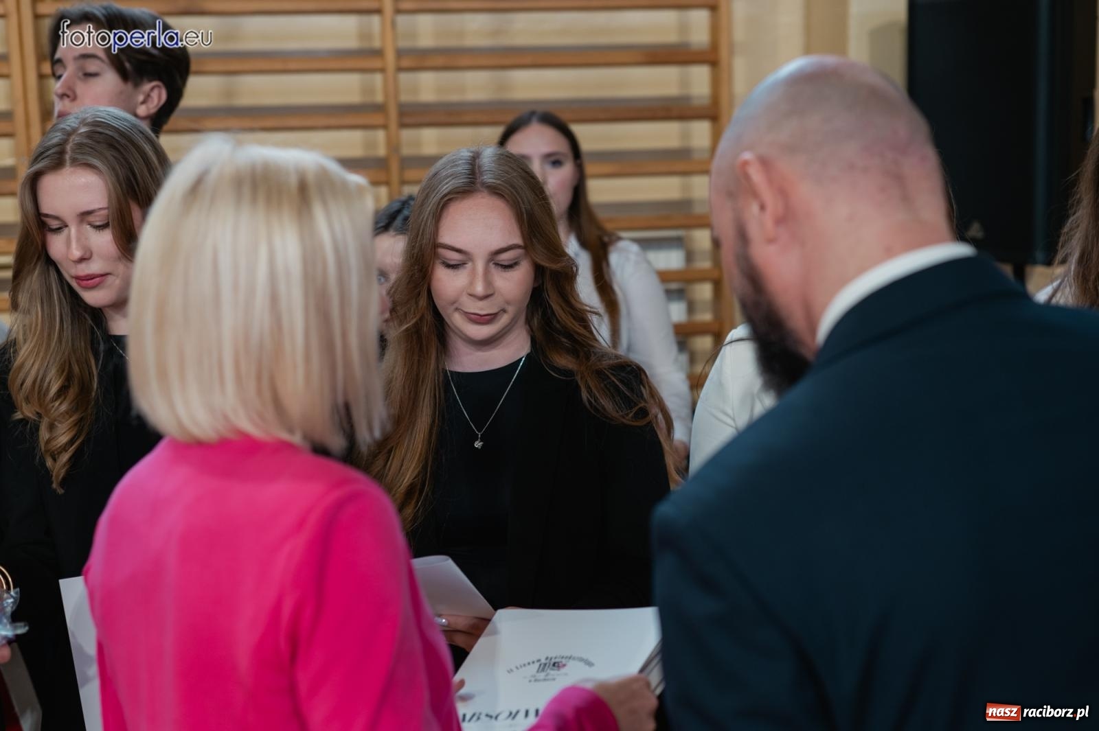 Zdjęcie w galerii na portalu naszraciborz.pl: II LO żegna swoich maturzystów. Są gotowi do podboju świata wiadomości z regionu