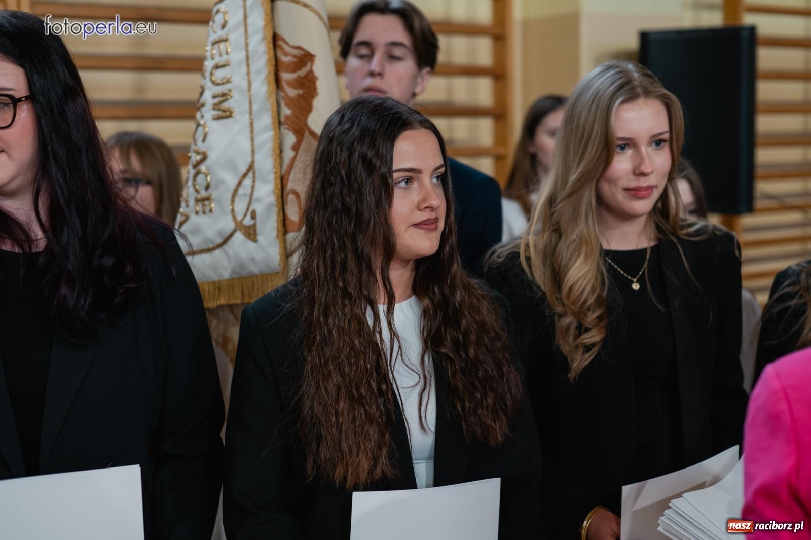 Zdjęcie w galerii na portalu naszraciborz.pl: II LO żegna swoich maturzystów. Są gotowi do podboju świata wiadomości z regionu