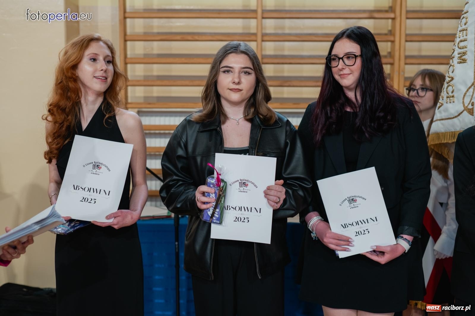 Zdjęcie w galerii na portalu naszraciborz.pl: II LO żegna swoich maturzystów. Są gotowi do podboju świata wiadomości z regionu