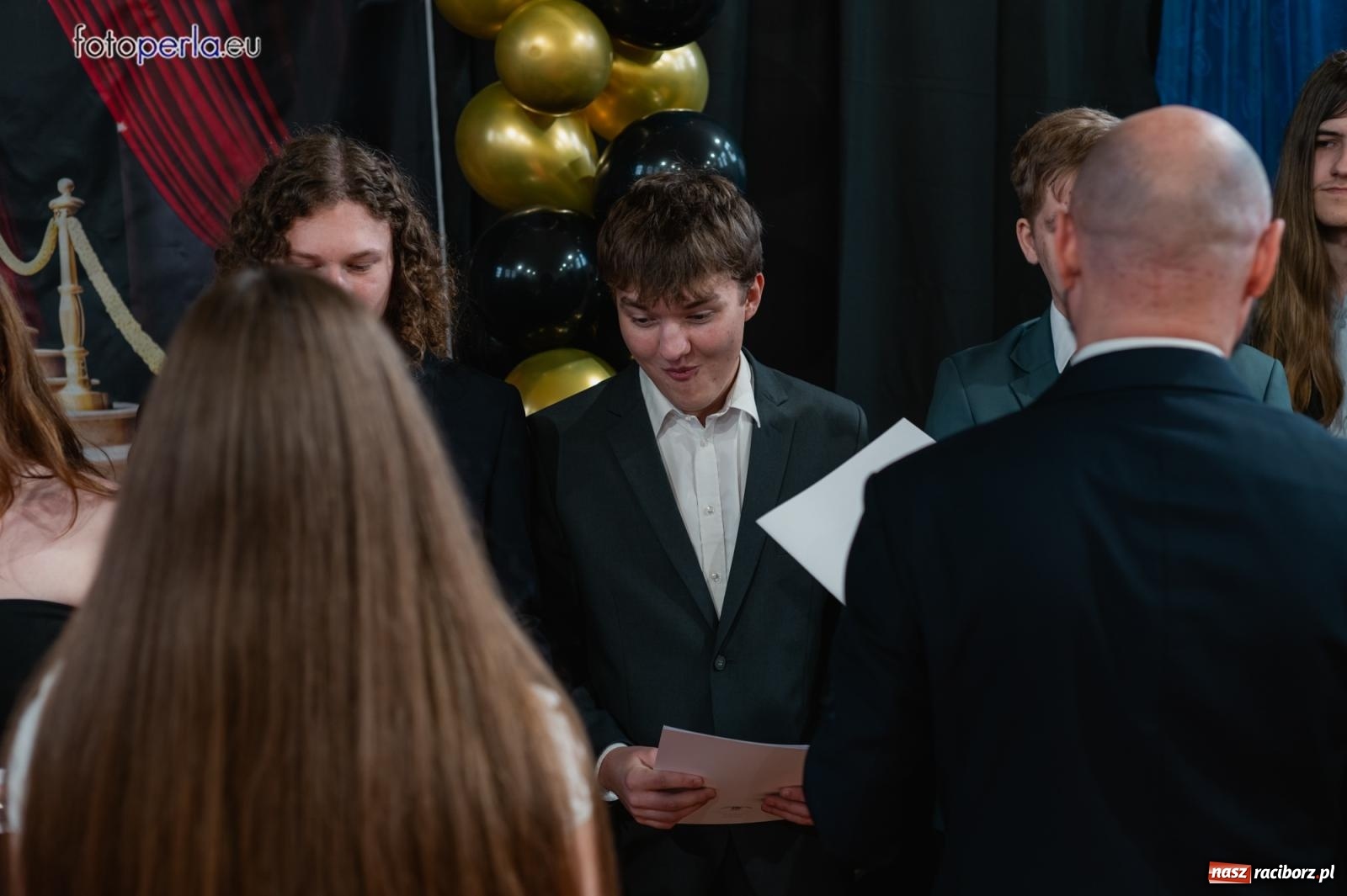 Zdjęcie w galerii na portalu naszraciborz.pl: II LO żegna swoich maturzystów. Są gotowi do podboju świata wiadomości z regionu