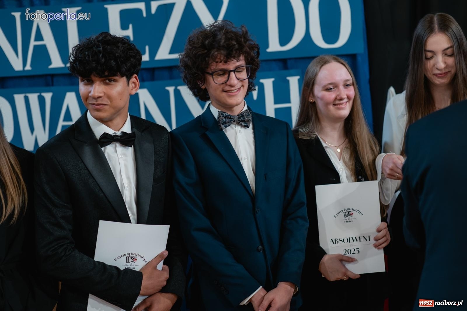 Zdjęcie w galerii na portalu naszraciborz.pl: II LO żegna swoich maturzystów. Są gotowi do podboju świata wiadomości z regionu