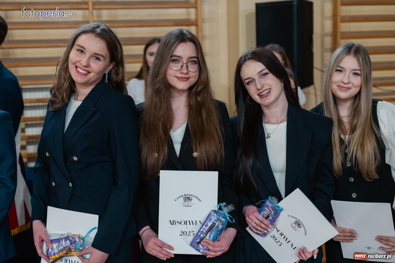 Zdjęcie w galerii na portalu naszraciborz.pl: II LO żegna swoich maturzystów. Są gotowi do podboju świata wiadomości z regionu