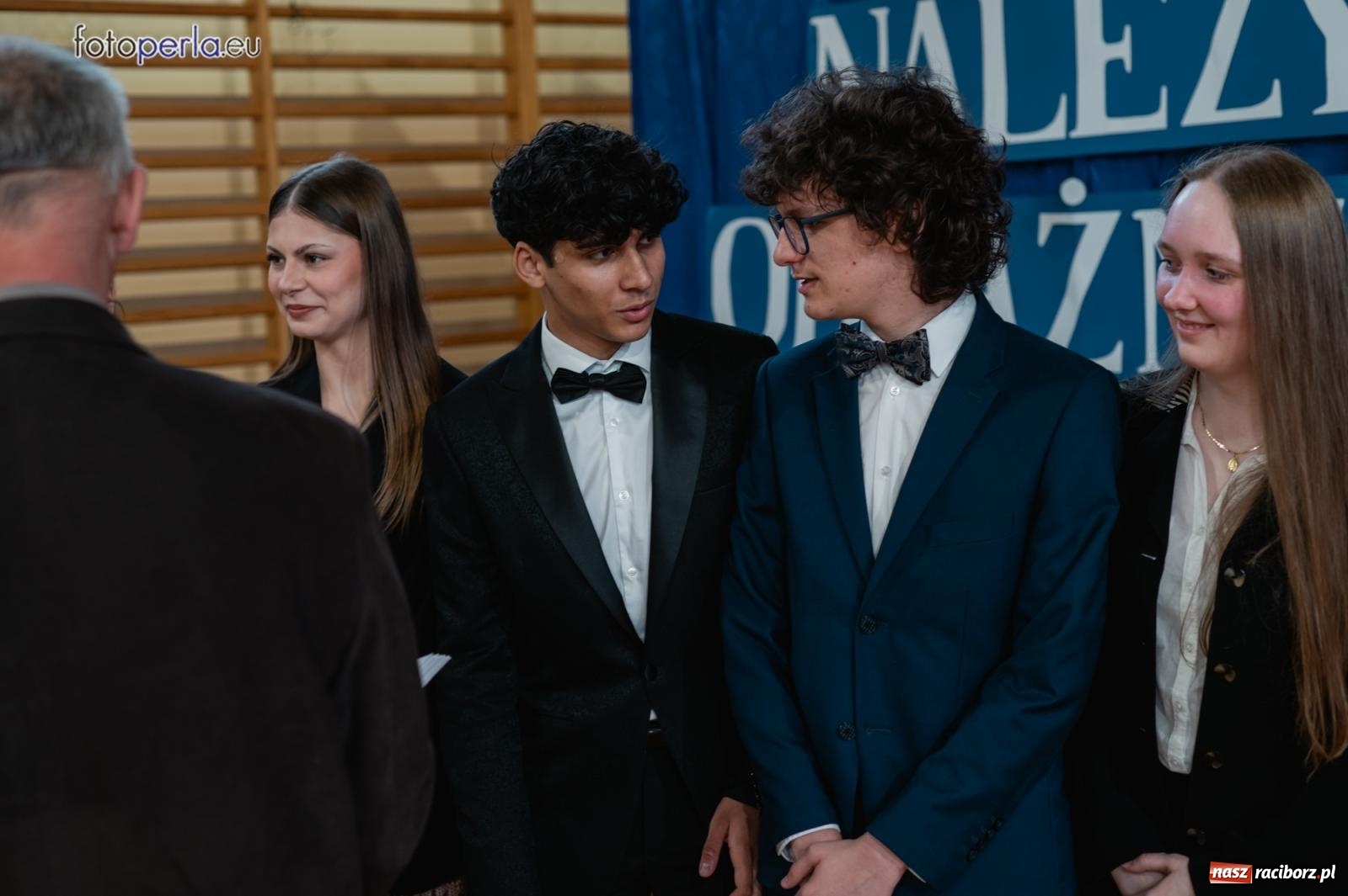 Zdjęcie w galerii na portalu naszraciborz.pl: II LO żegna swoich maturzystów. Są gotowi do podboju świata wiadomości z regionu