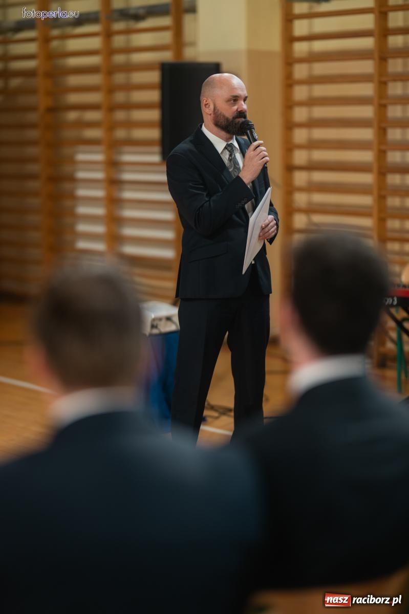 Zdjęcie w galerii na portalu naszraciborz.pl: II LO żegna swoich maturzystów. Są gotowi do podboju świata wiadomości z regionu