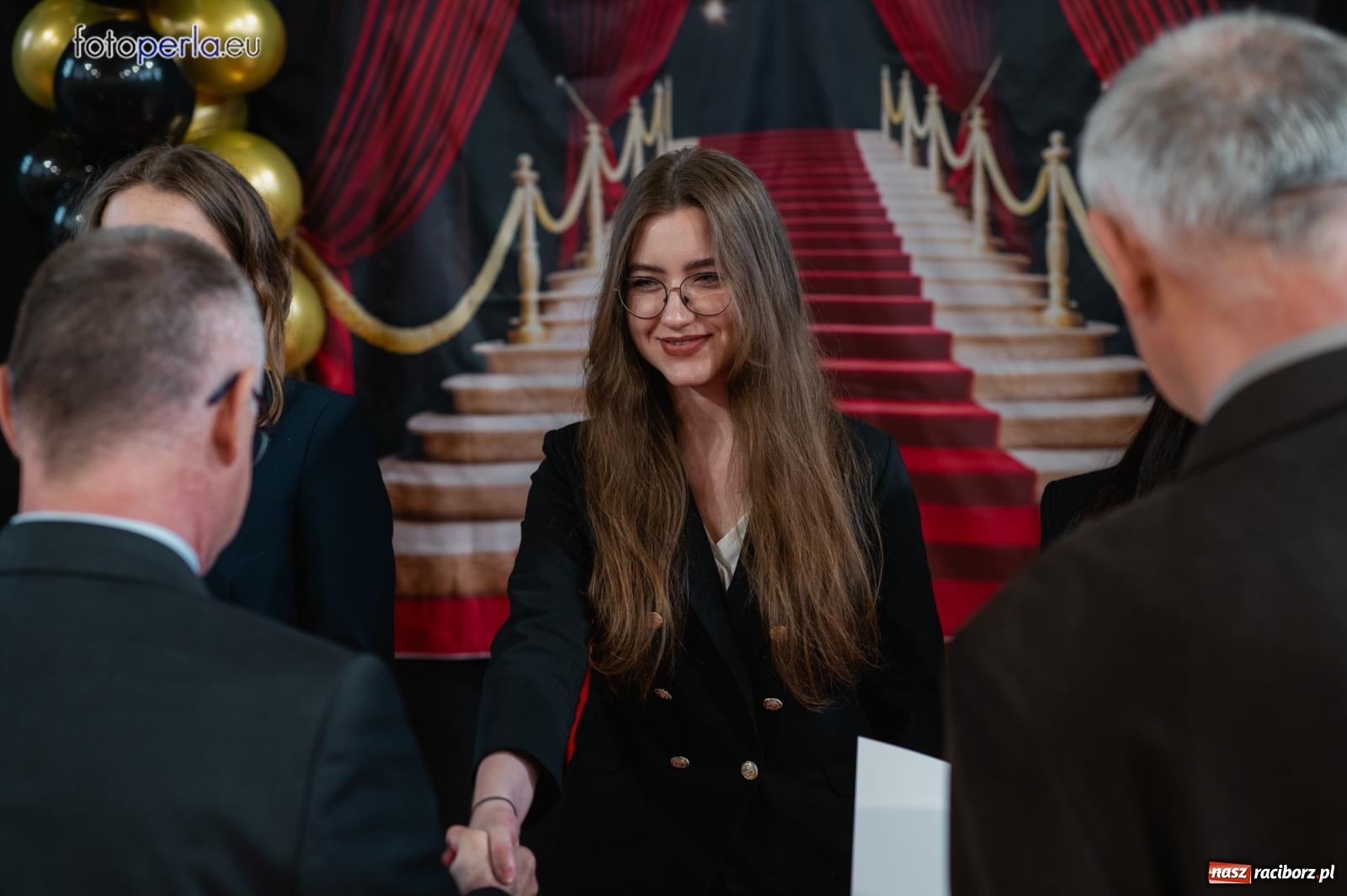 Zdjęcie w galerii na portalu naszraciborz.pl: II LO żegna swoich maturzystów. Są gotowi do podboju świata wiadomości z regionu