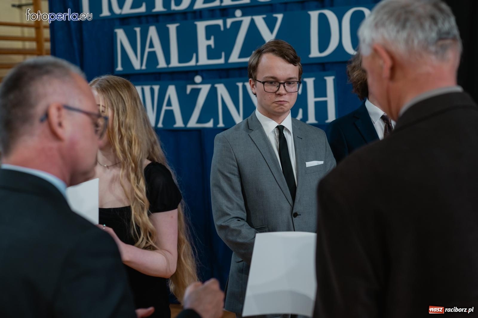 Zdjęcie w galerii na portalu naszraciborz.pl: II LO żegna swoich maturzystów. Są gotowi do podboju świata wiadomości z regionu