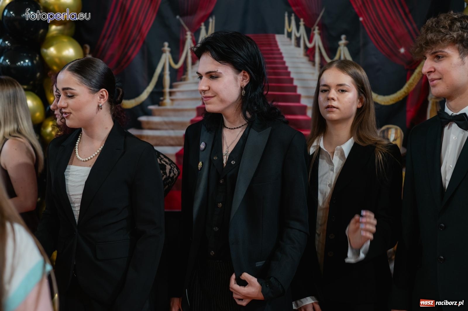 Zdjęcie w galerii na portalu naszraciborz.pl: II LO żegna swoich maturzystów. Są gotowi do podboju świata wiadomości z regionu