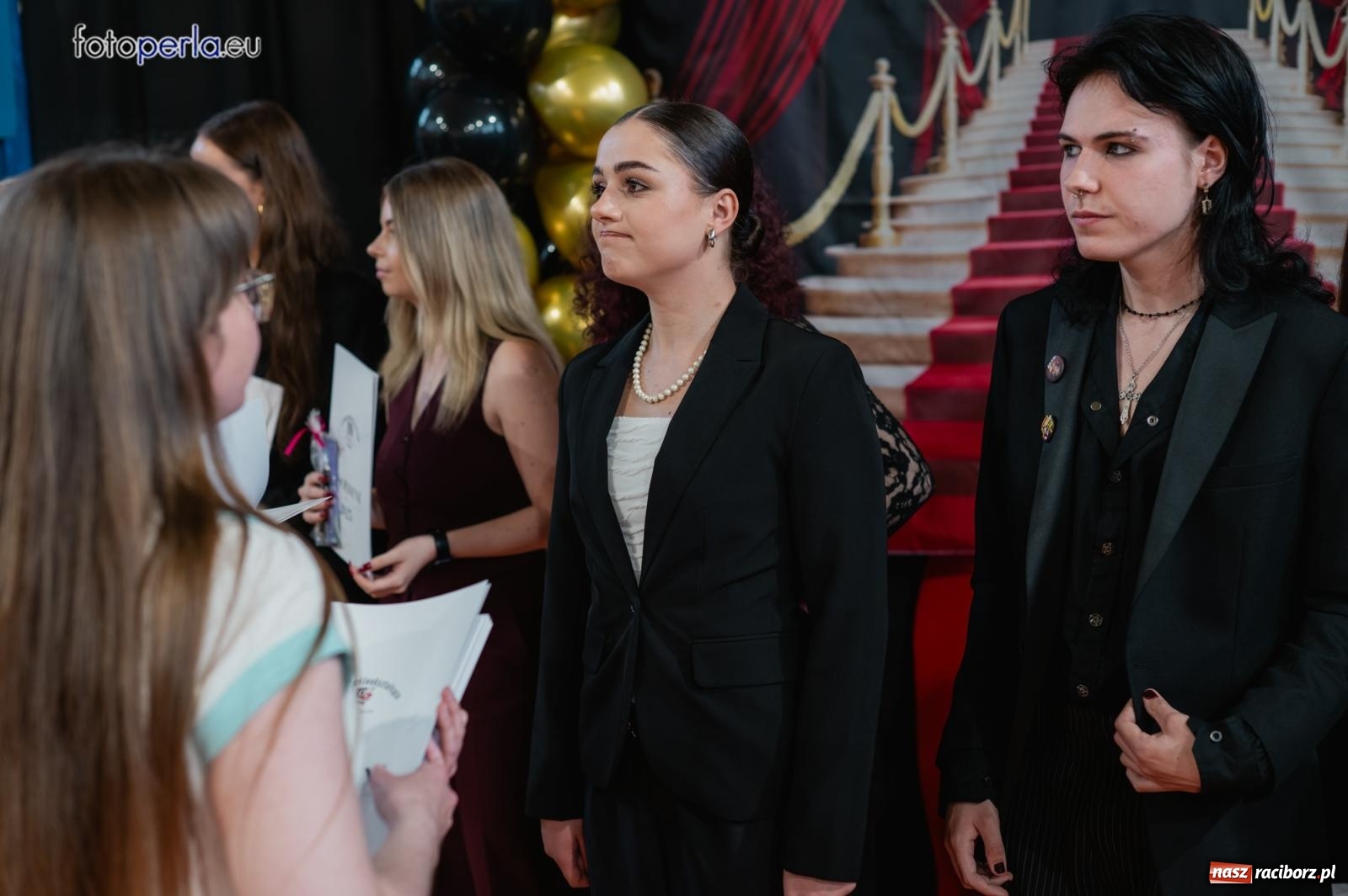 Zdjęcie w galerii na portalu naszraciborz.pl: II LO żegna swoich maturzystów. Są gotowi do podboju świata wiadomości z regionu