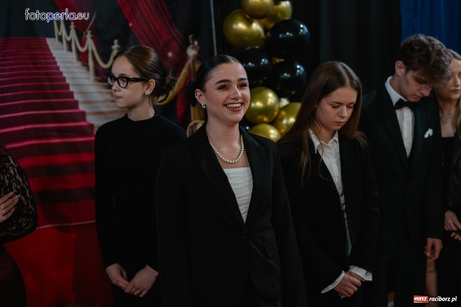 Zdjęcie w galerii na portalu naszraciborz.pl: II LO żegna swoich maturzystów. Są gotowi do podboju świata wiadomości z regionu