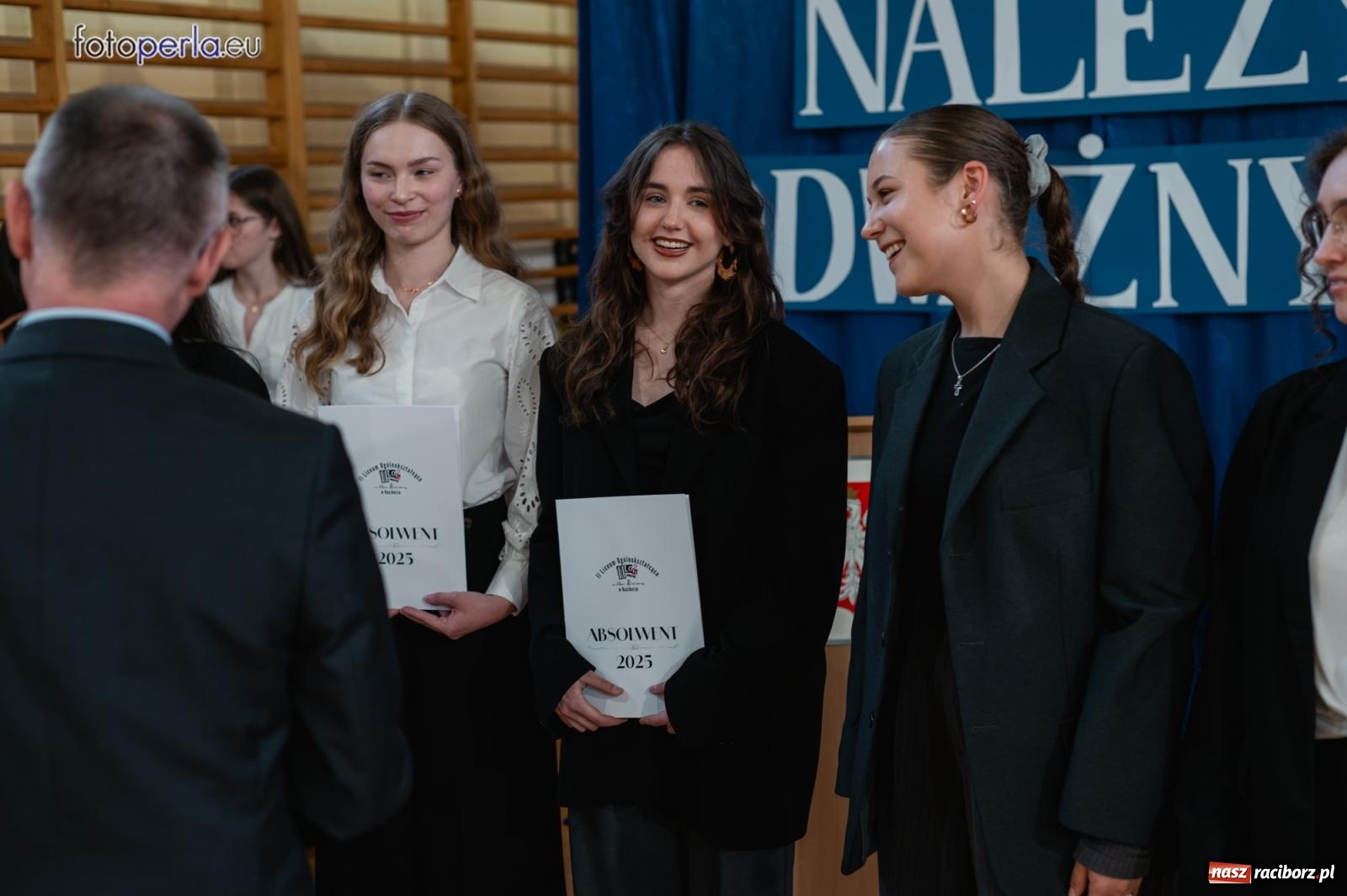 Zdjęcie w galerii na portalu naszraciborz.pl: II LO żegna swoich maturzystów. Są gotowi do podboju świata wiadomości z regionu