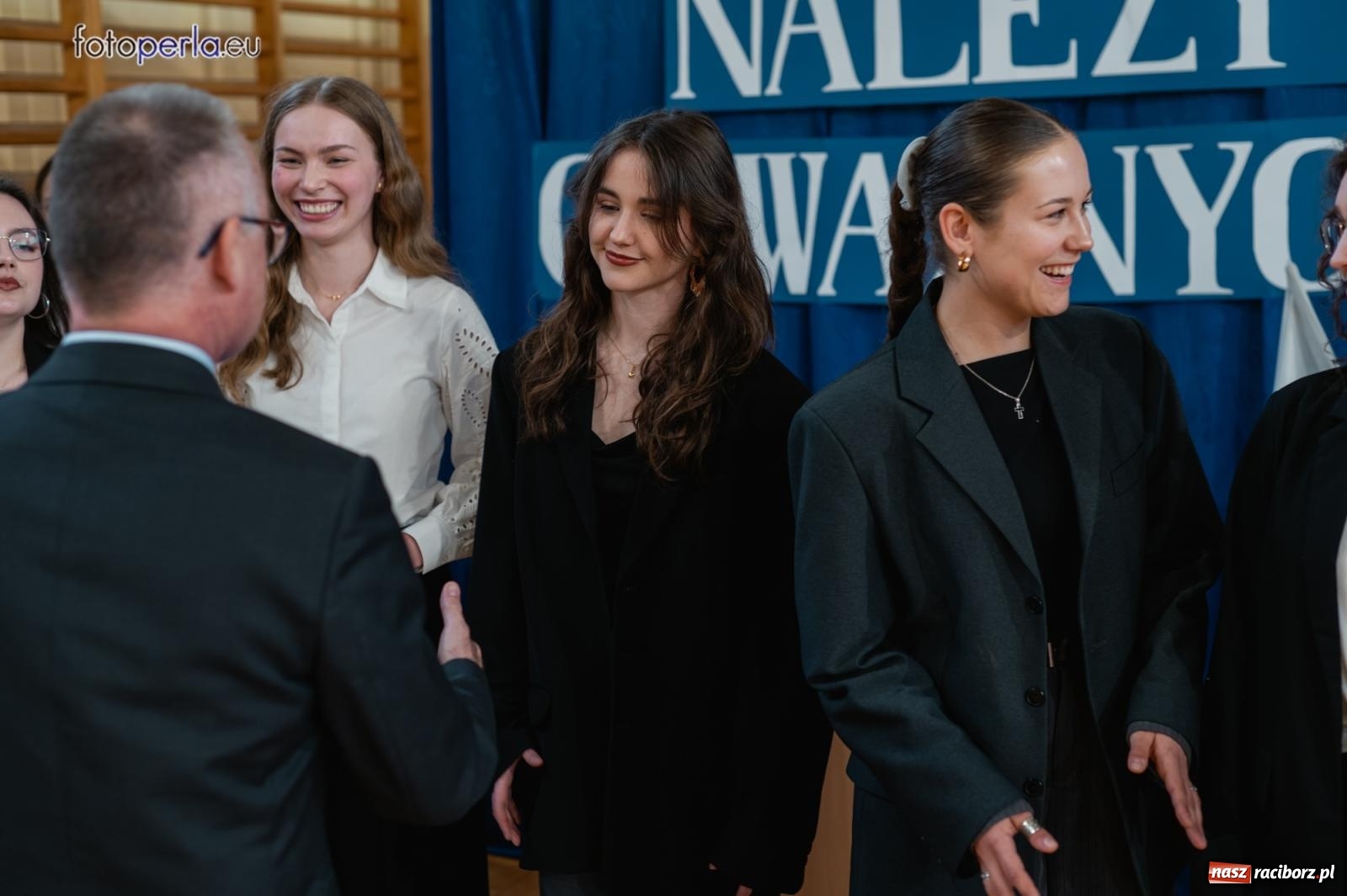 Zdjęcie w galerii na portalu naszraciborz.pl: II LO żegna swoich maturzystów. Są gotowi do podboju świata wiadomości z regionu