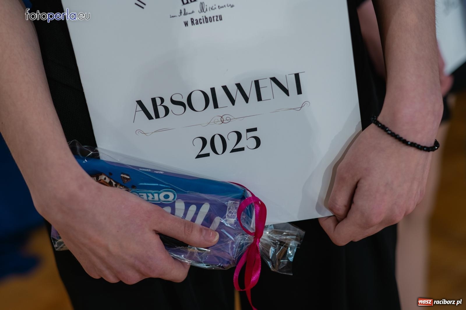 Zdjęcie w galerii na portalu naszraciborz.pl: II LO żegna swoich maturzystów. Są gotowi do podboju świata wiadomości z regionu