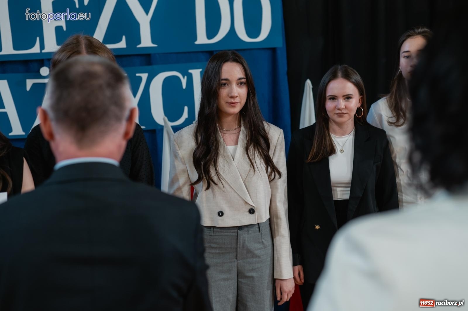 Zdjęcie w galerii na portalu naszraciborz.pl: II LO żegna swoich maturzystów. Są gotowi do podboju świata wiadomości z regionu