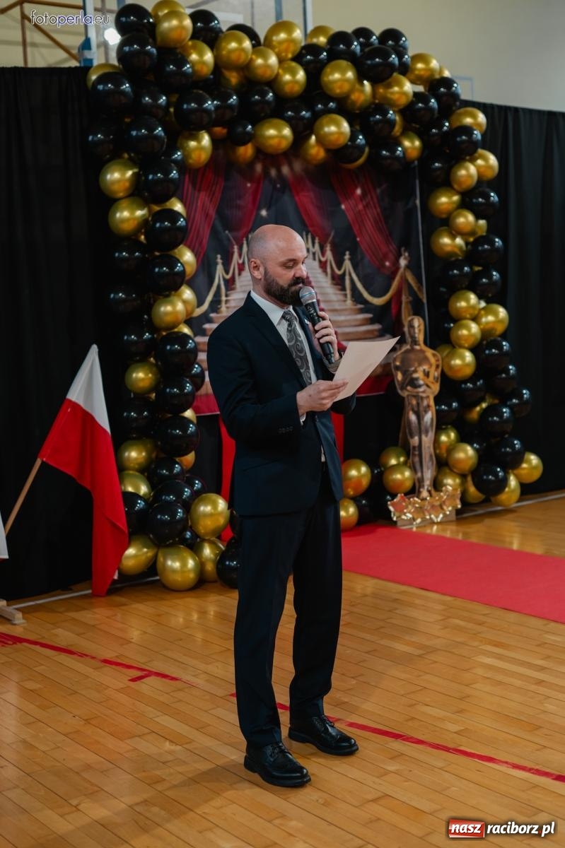 Zdjęcie w galerii na portalu naszraciborz.pl: II LO żegna swoich maturzystów. Są gotowi do podboju świata wiadomości z regionu