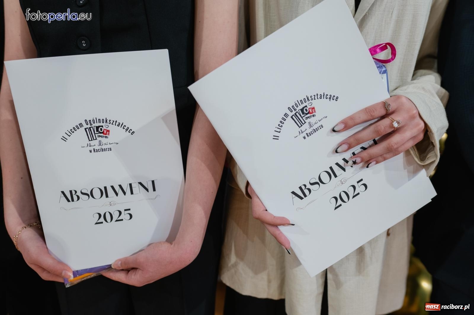 Zdjęcie w galerii na portalu naszraciborz.pl: II LO żegna swoich maturzystów. Są gotowi do podboju świata wiadomości z regionu