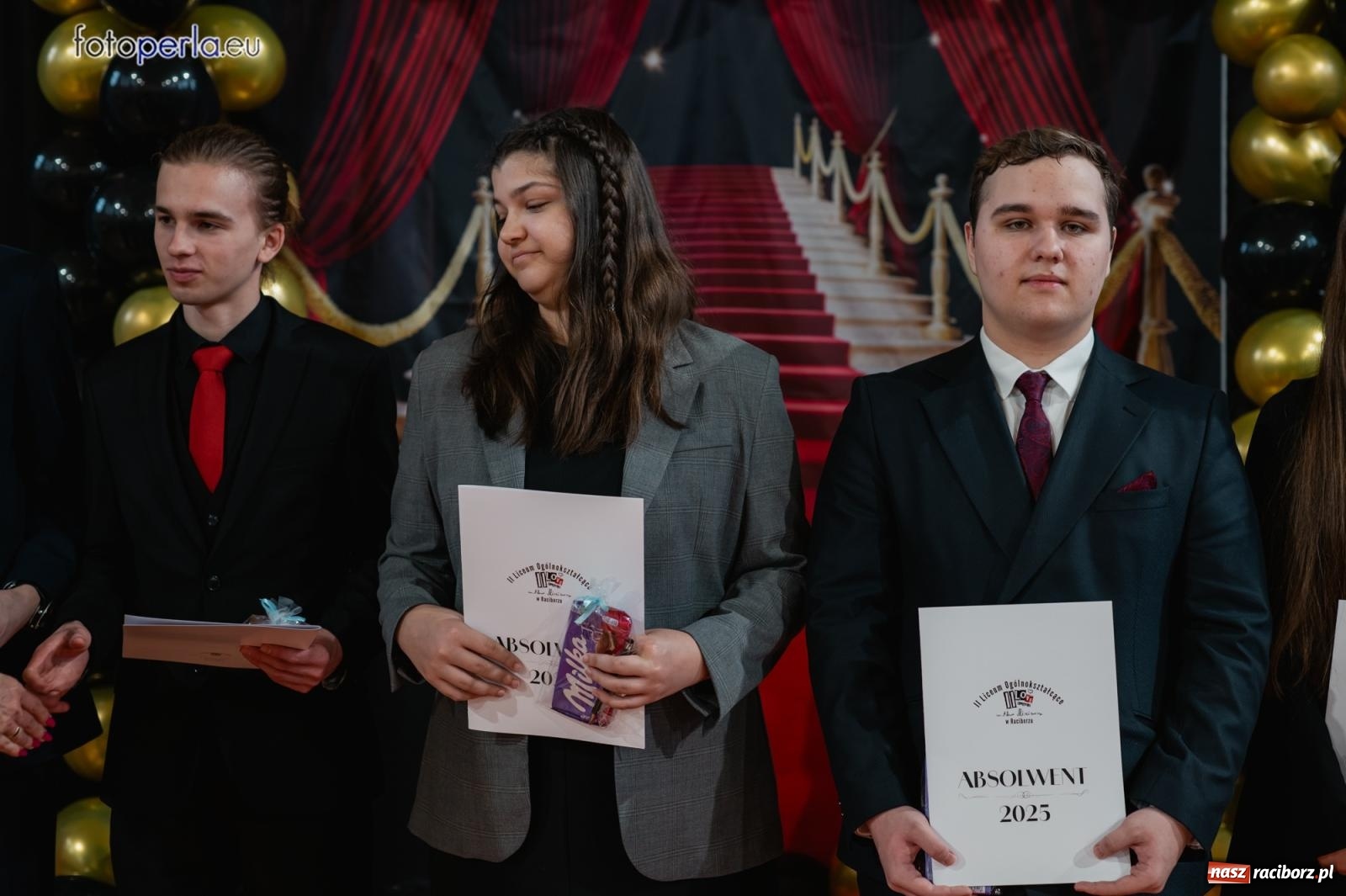 Zdjęcie w galerii na portalu naszraciborz.pl: II LO żegna swoich maturzystów. Są gotowi do podboju świata wiadomości z regionu