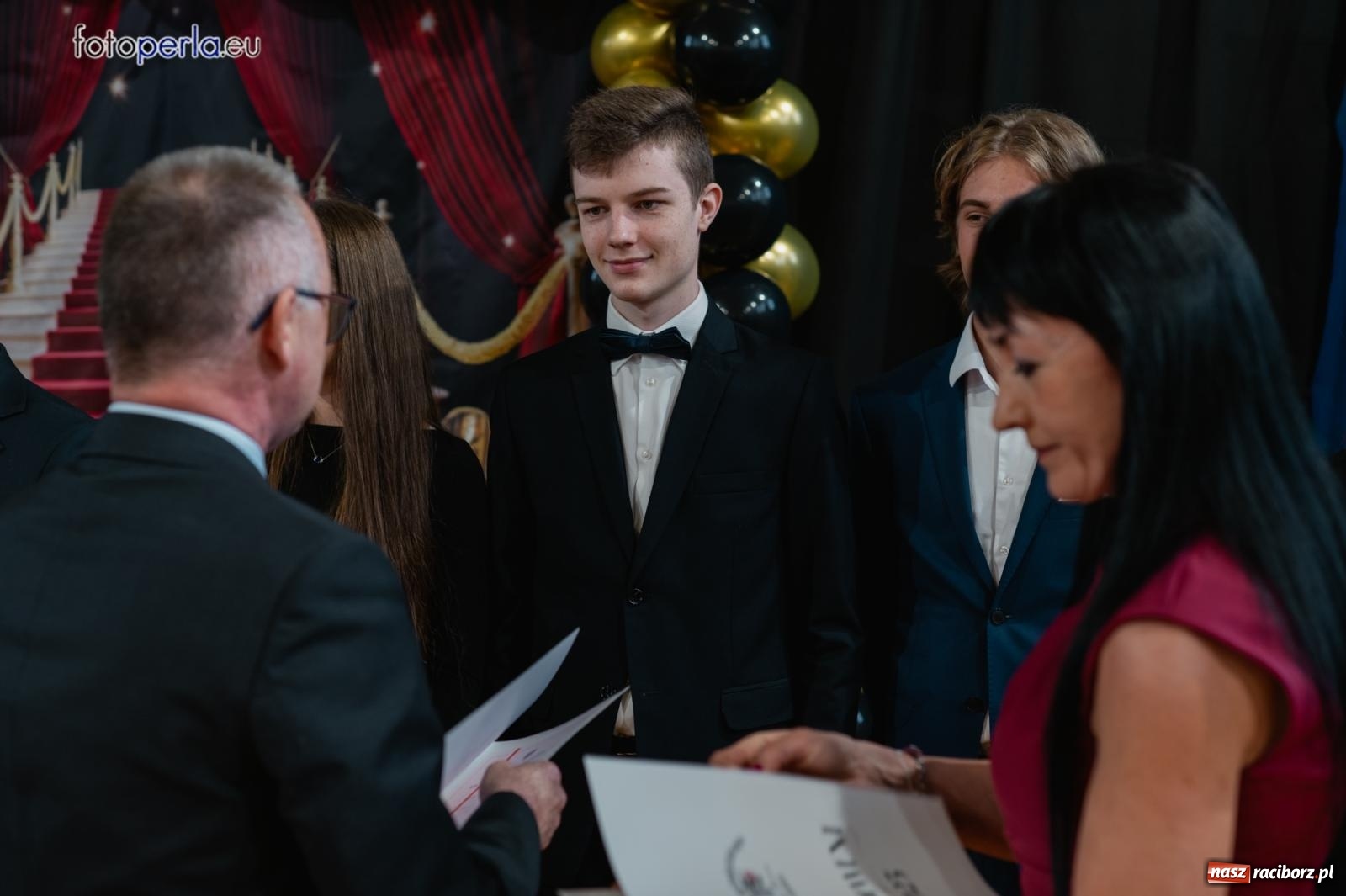 Zdjęcie w galerii na portalu naszraciborz.pl: II LO żegna swoich maturzystów. Są gotowi do podboju świata wiadomości z regionu