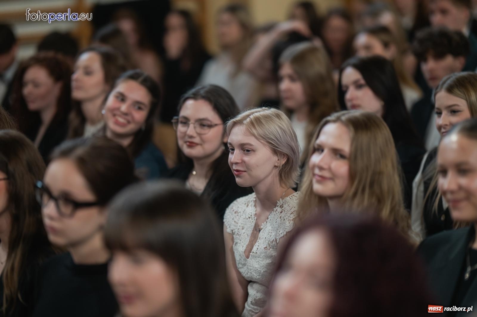 Zdjęcie w galerii na portalu naszraciborz.pl: II LO żegna swoich maturzystów. Są gotowi do podboju świata wiadomości z regionu