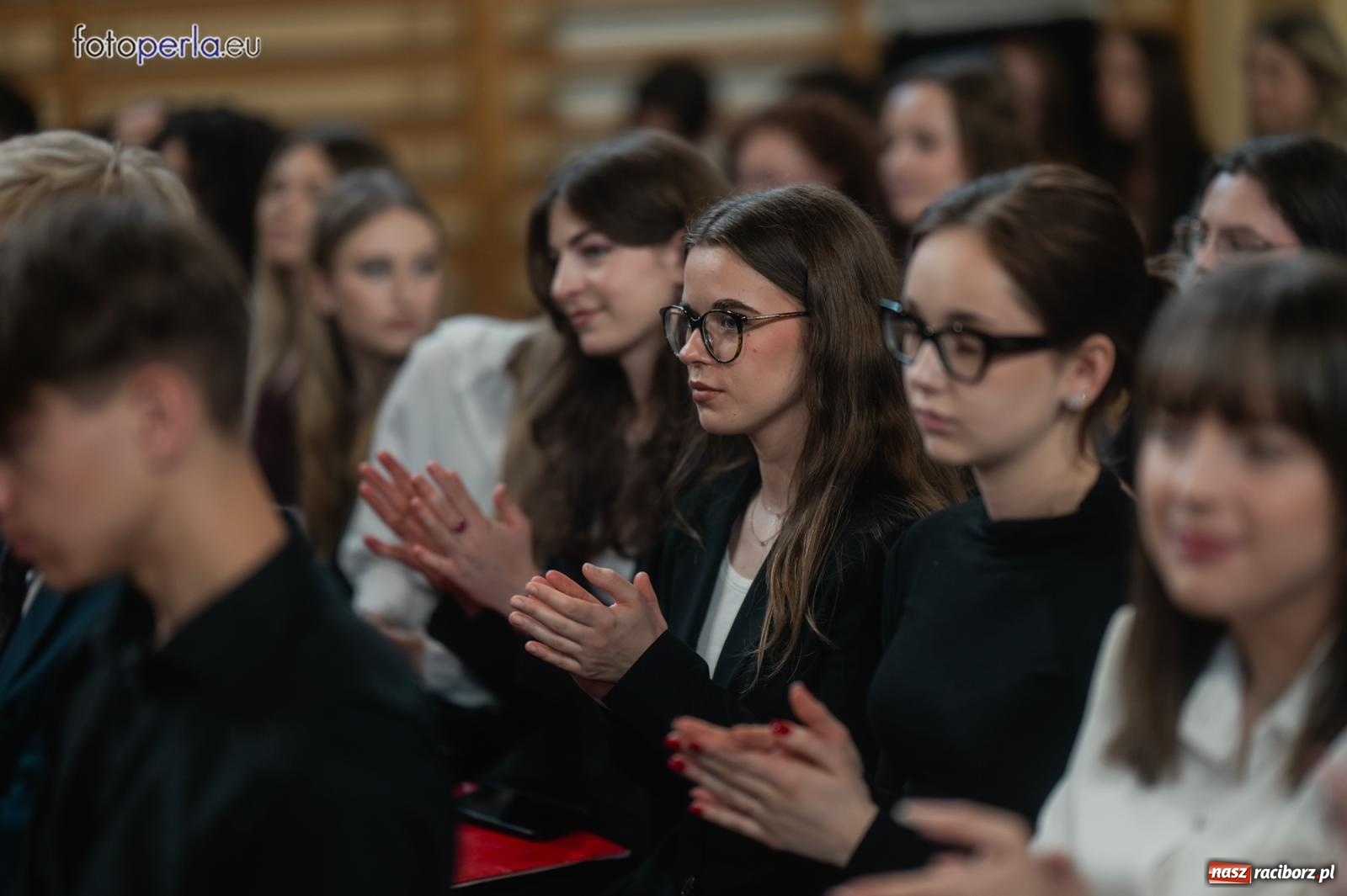Zdjęcie w galerii na portalu naszraciborz.pl: II LO żegna swoich maturzystów. Są gotowi do podboju świata wiadomości z regionu