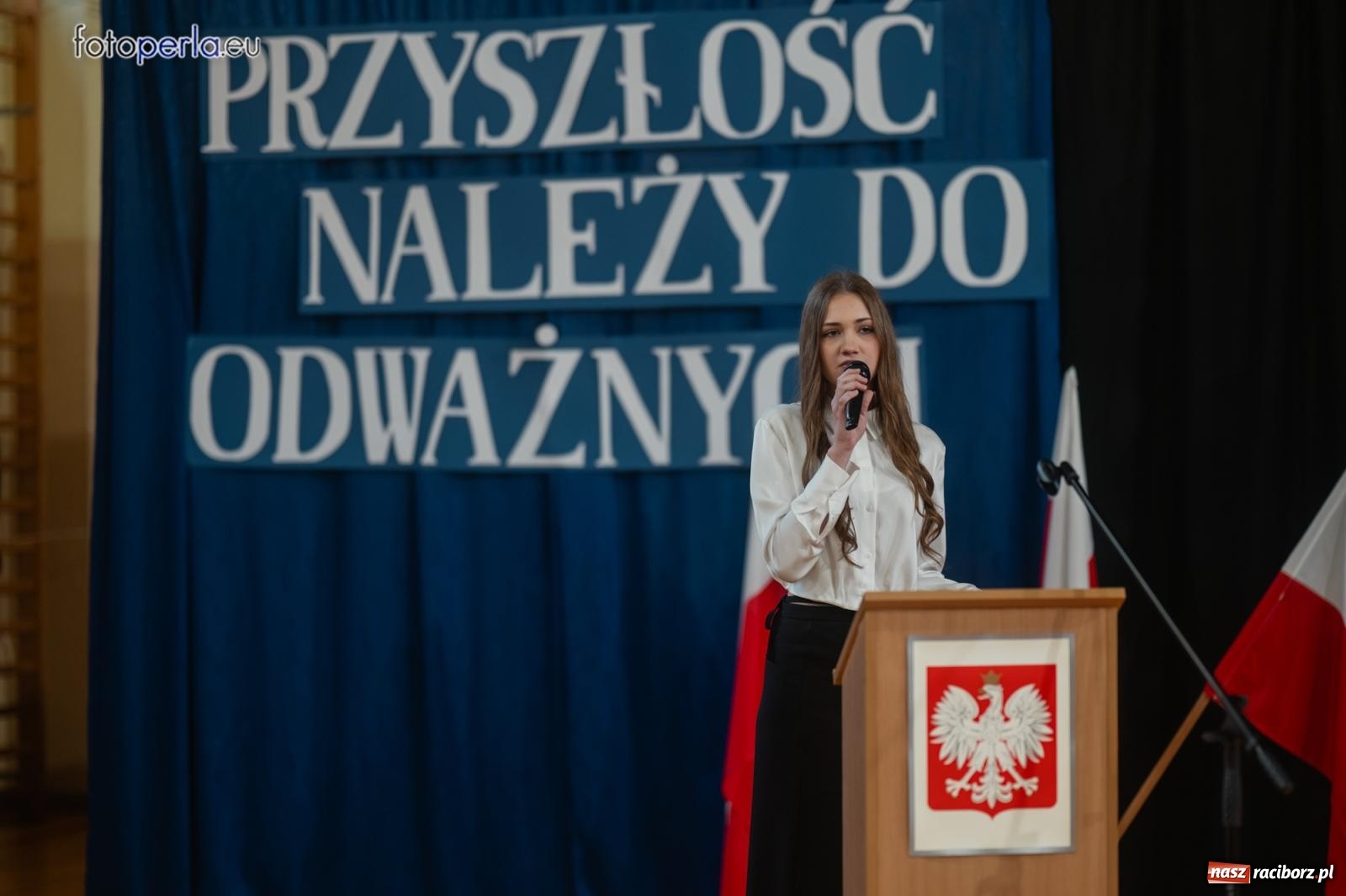 Zdjęcie w galerii na portalu naszraciborz.pl: II LO żegna swoich maturzystów. Są gotowi do podboju świata wiadomości z regionu