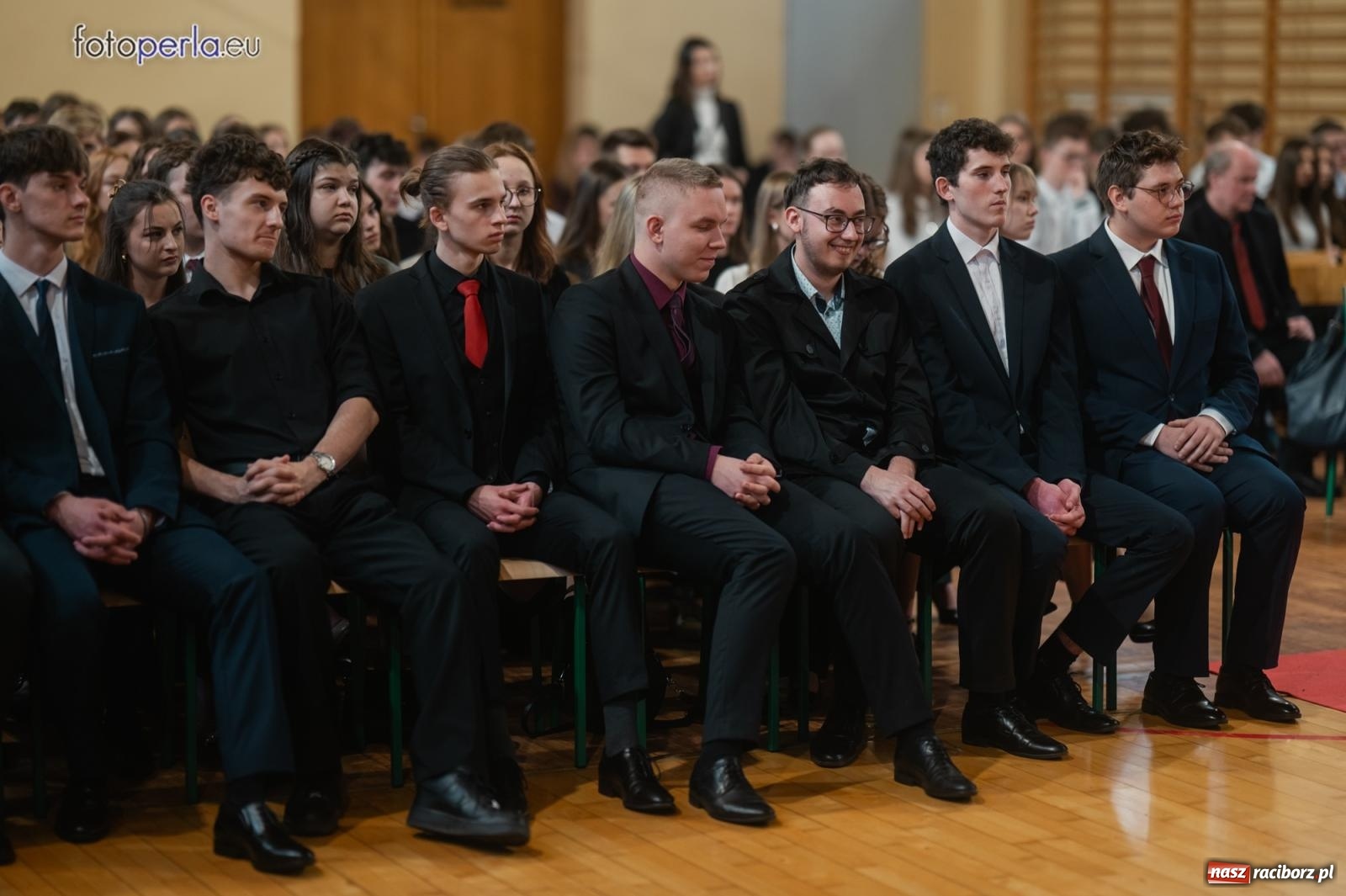 Zdjęcie w galerii na portalu naszraciborz.pl: II LO żegna swoich maturzystów. Są gotowi do podboju świata wiadomości z regionu