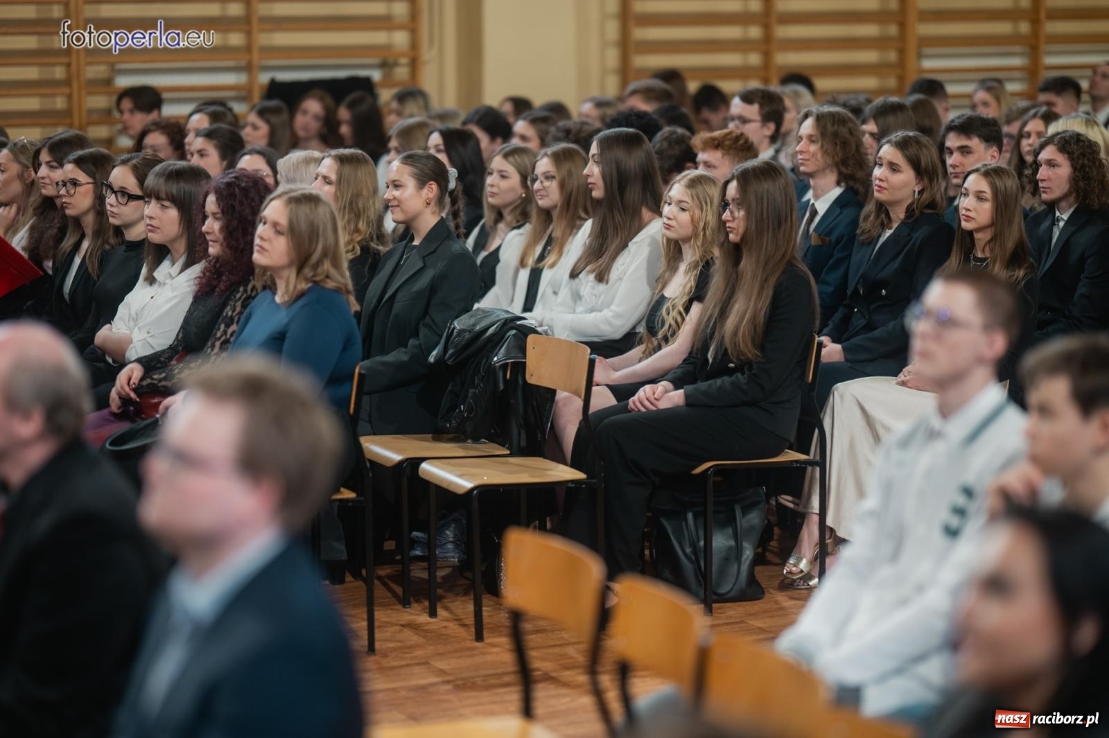 Zdjęcie w galerii na portalu naszraciborz.pl: II LO żegna swoich maturzystów. Są gotowi do podboju świata wiadomości z regionu