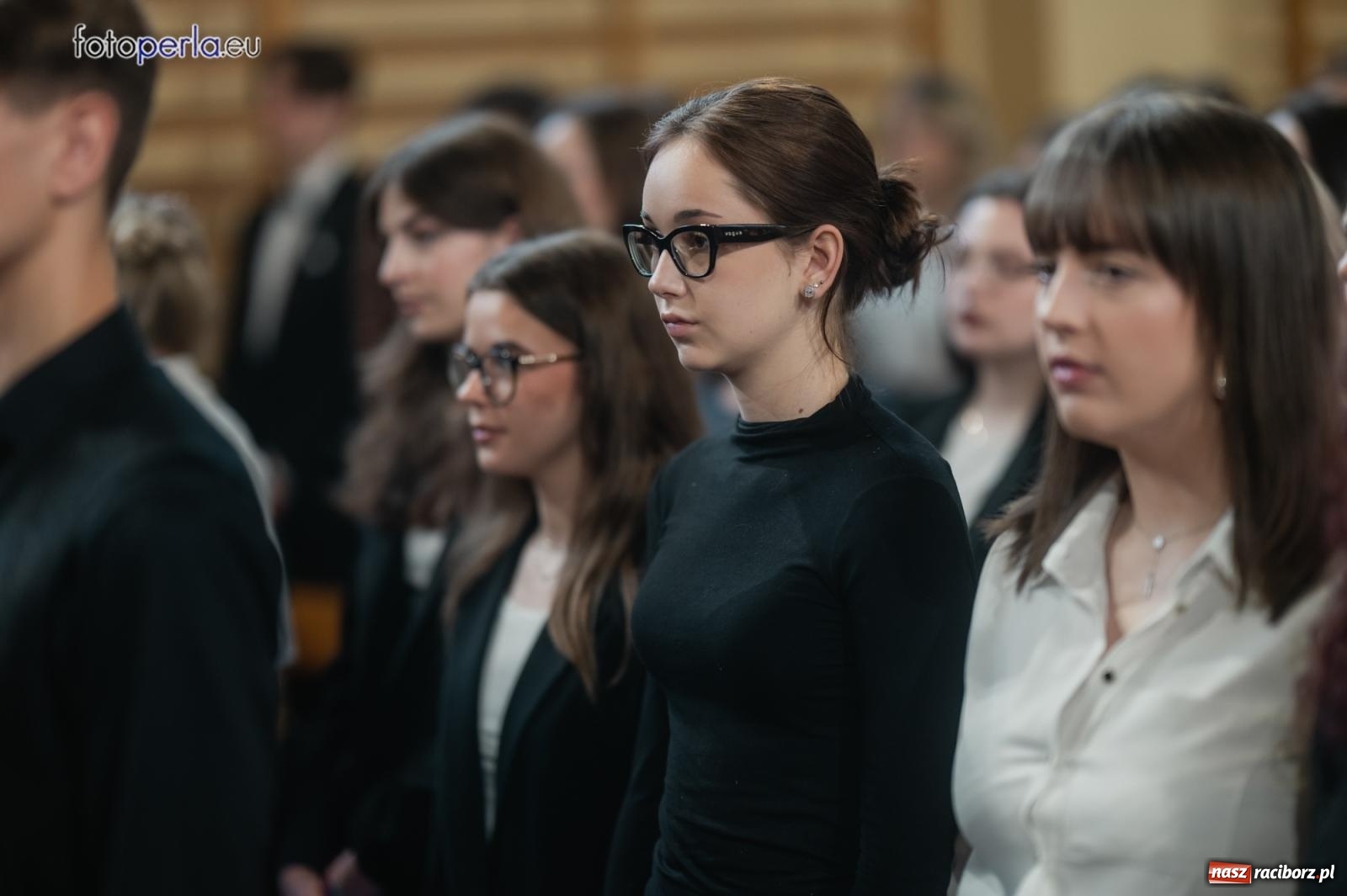 Zdjęcie w galerii na portalu naszraciborz.pl: II LO żegna swoich maturzystów. Są gotowi do podboju świata wiadomości z regionu