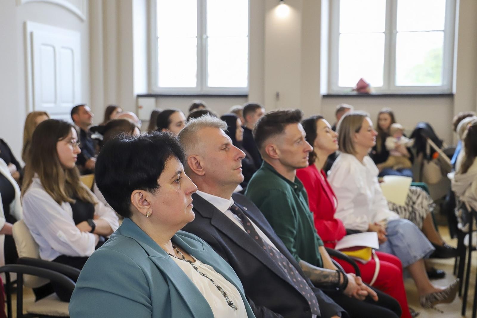 Zdjęcie w galerii na portalu naszraciborz.pl: Pożegnanie rocznika 2020/2025 w Zespole Szkół Ekonomicznych wiadomości z regionu