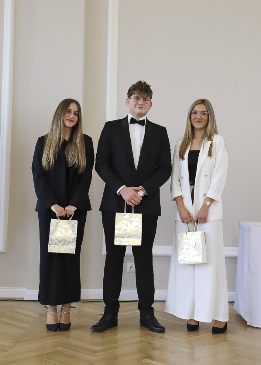 Zdjęcie w galerii na portalu naszraciborz.pl: Pożegnanie rocznika 2020/2025 w Zespole Szkół Ekonomicznych wiadomości z regionu