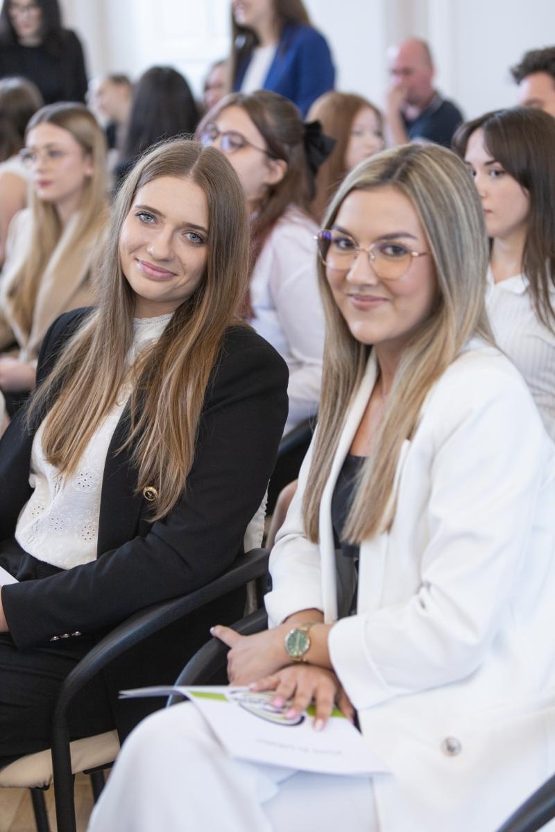 Zdjęcie w galerii na portalu naszraciborz.pl: Pożegnanie rocznika 2020/2025 w Zespole Szkół Ekonomicznych wiadomości z regionu