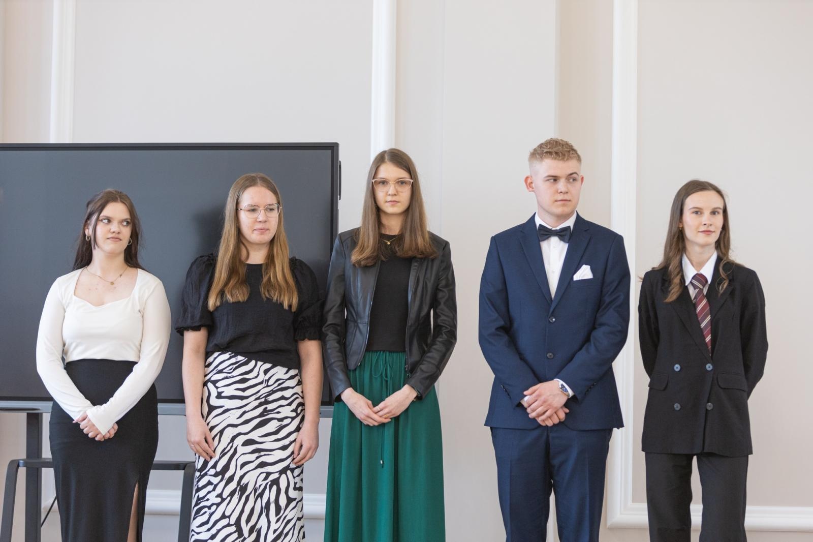 Zdjęcie w galerii na portalu naszraciborz.pl: Pożegnanie rocznika 2020/2025 w Zespole Szkół Ekonomicznych wiadomości z regionu