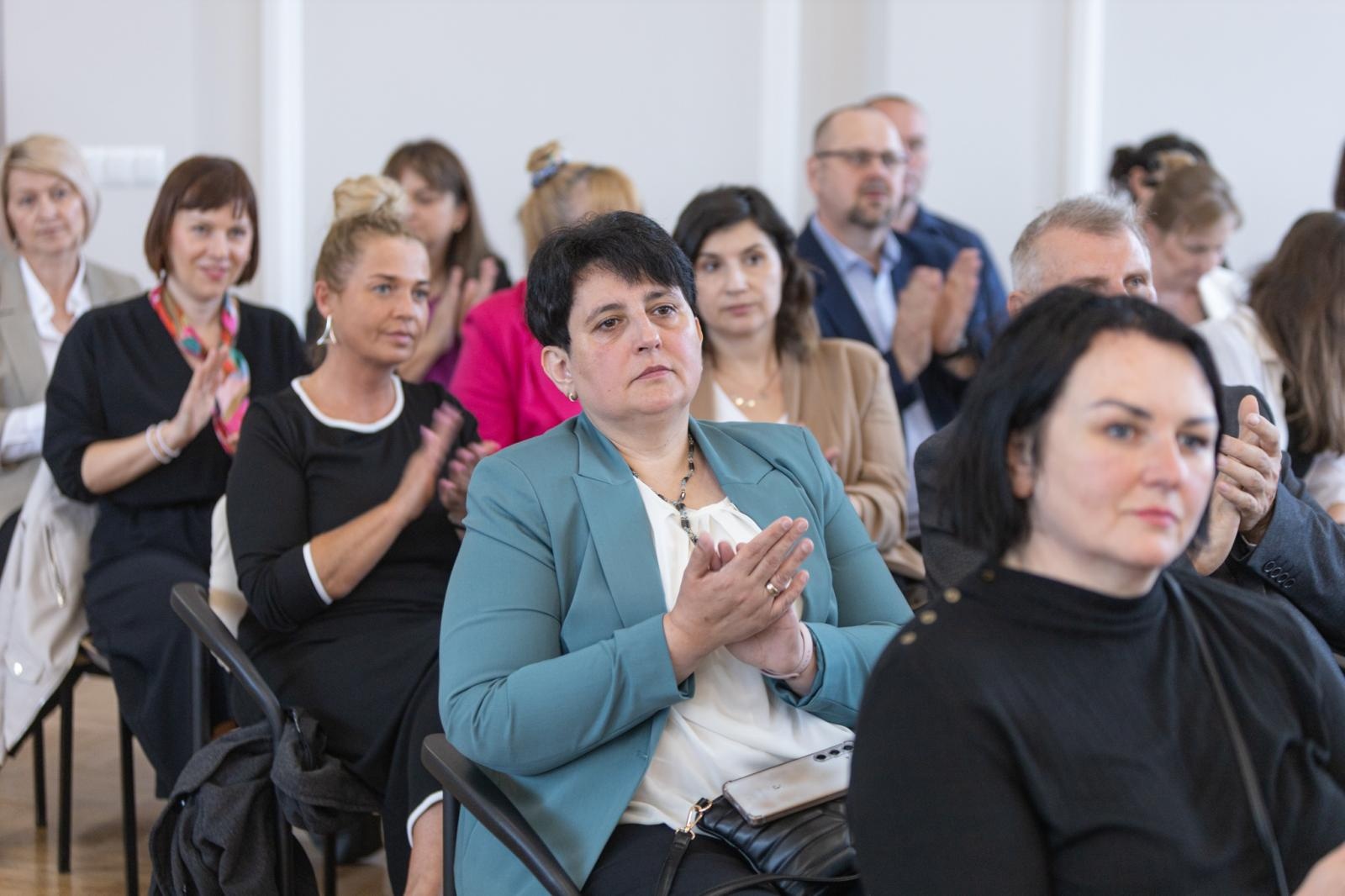 Zdjęcie w galerii na portalu naszraciborz.pl: Pożegnanie rocznika 2020/2025 w Zespole Szkół Ekonomicznych wiadomości z regionu