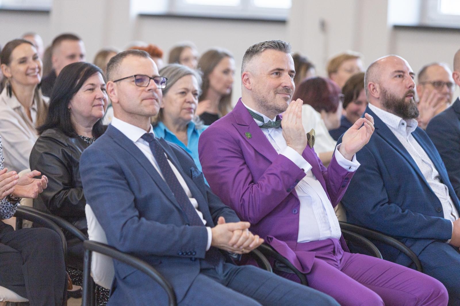 Zdjęcie w galerii na portalu naszraciborz.pl: Pożegnanie rocznika 2020/2025 w Zespole Szkół Ekonomicznych wiadomości z regionu