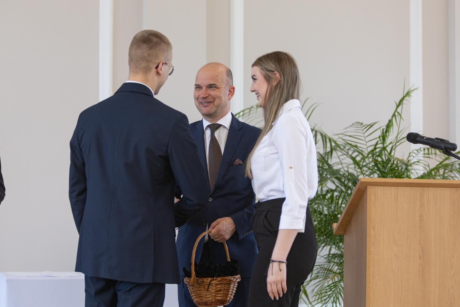 Zdjęcie w galerii na portalu naszraciborz.pl: Pożegnanie rocznika 2020/2025 w Zespole Szkół Ekonomicznych wiadomości z regionu