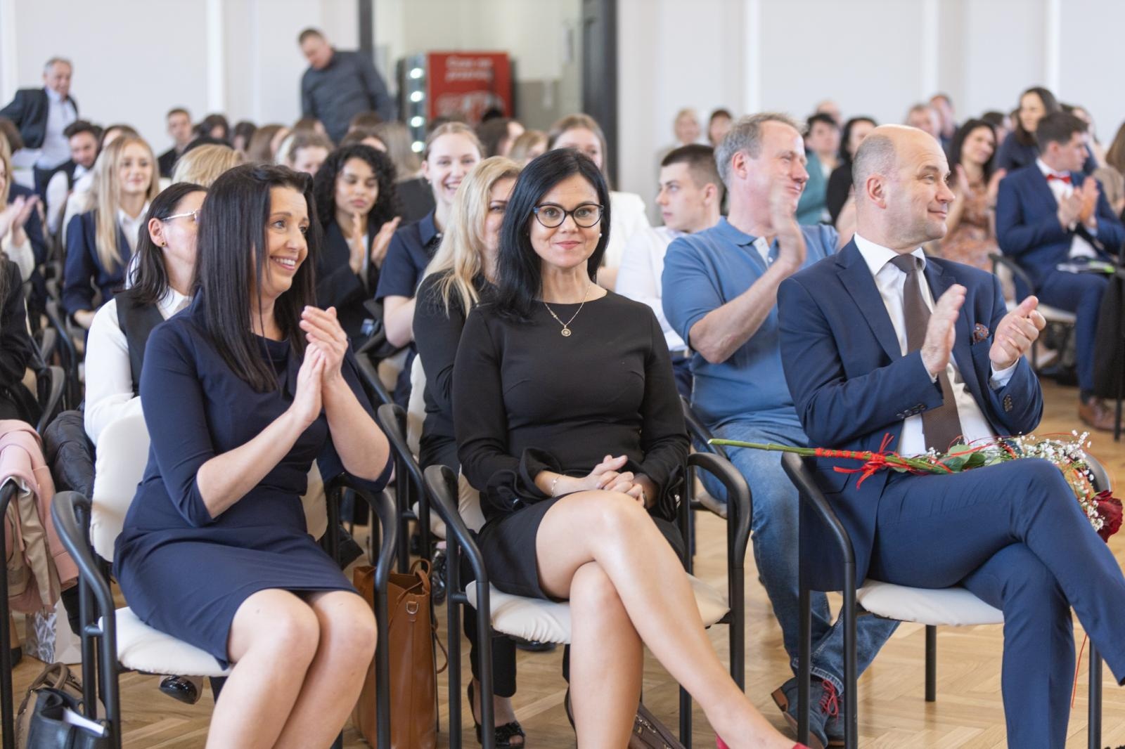 Zdjęcie w galerii na portalu naszraciborz.pl: Pożegnanie rocznika 2020/2025 w Zespole Szkół Ekonomicznych wiadomości z regionu