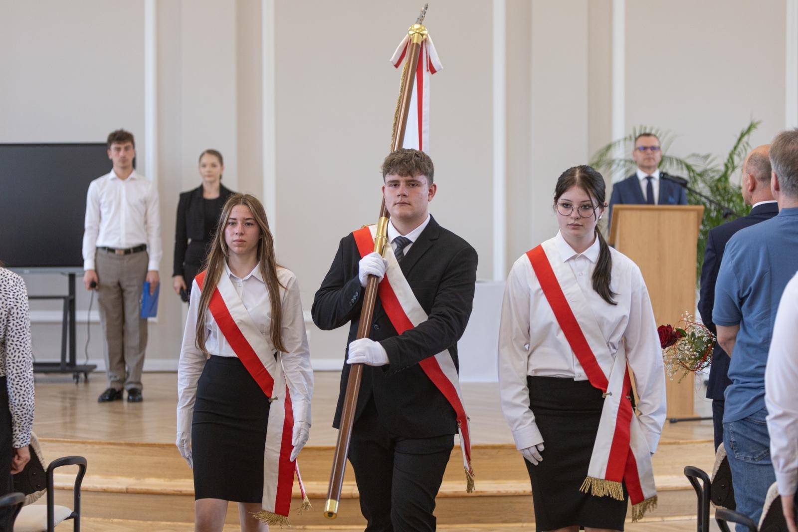 Zdjęcie w galerii na portalu naszraciborz.pl: Pożegnanie rocznika 2020/2025 w Zespole Szkół Ekonomicznych wiadomości z regionu