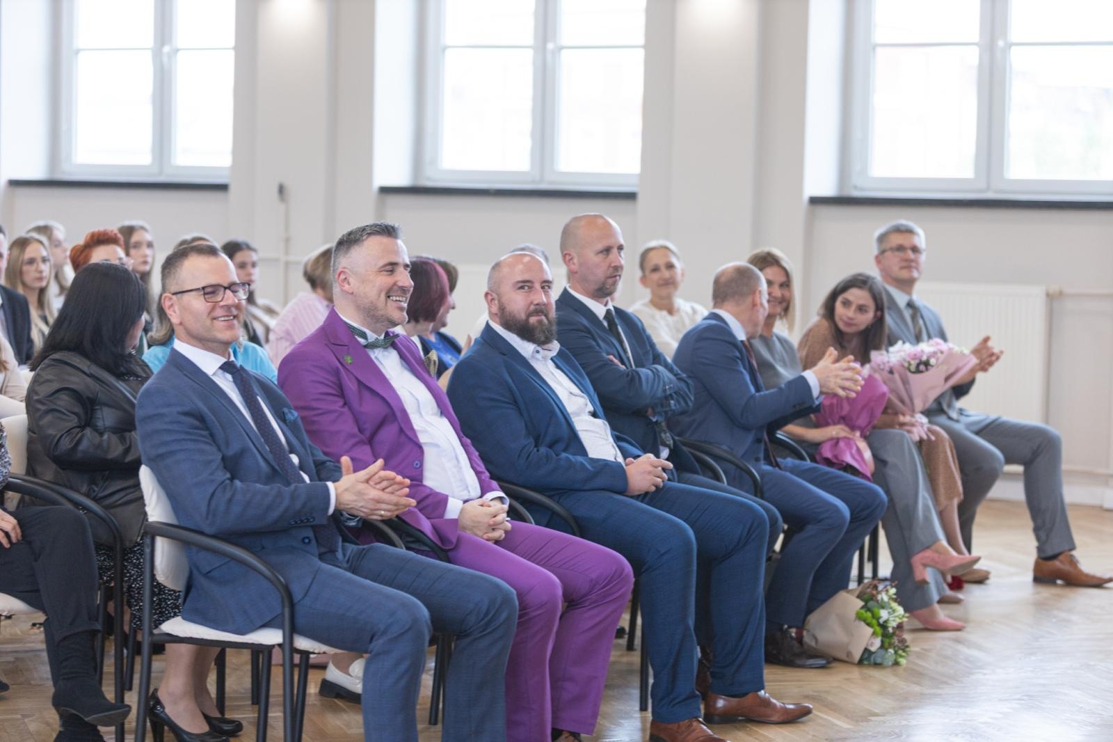 Zdjęcie w galerii na portalu naszraciborz.pl: Pożegnanie rocznika 2020/2025 w Zespole Szkół Ekonomicznych wiadomości z regionu