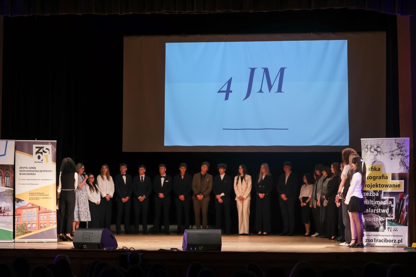 Zdjęcie w galerii na portalu naszraciborz.pl: Pożegnanie absolwentów Kasprowicza w RCK wiadomości z regionu