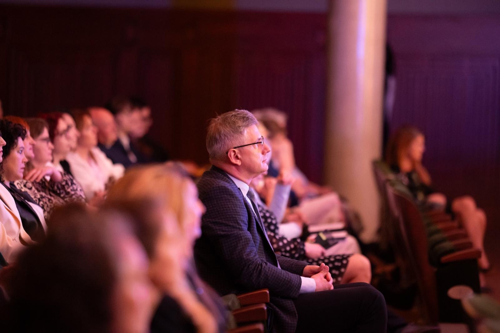 Zdjęcie w galerii na portalu naszraciborz.pl: Pożegnanie absolwentów Kasprowicza w RCK wiadomości z regionu