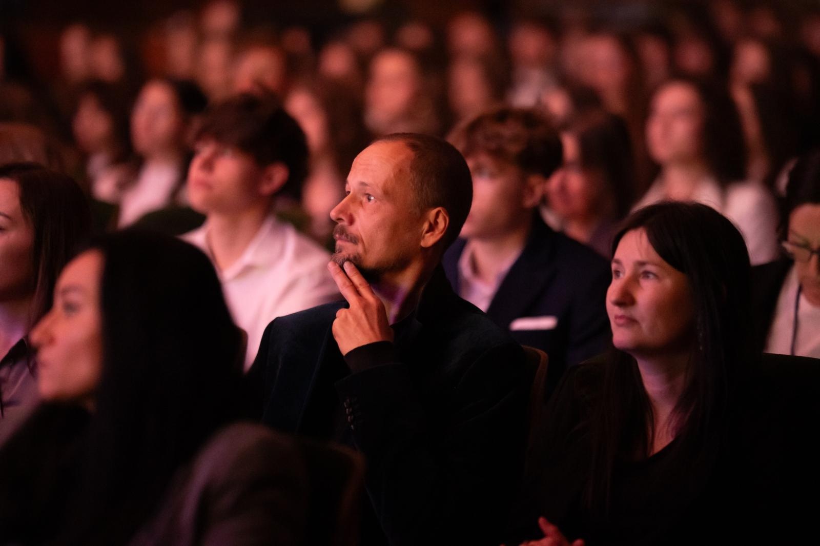 Zdjęcie w galerii na portalu naszraciborz.pl: Pożegnanie absolwentów Kasprowicza w RCK wiadomości z regionu