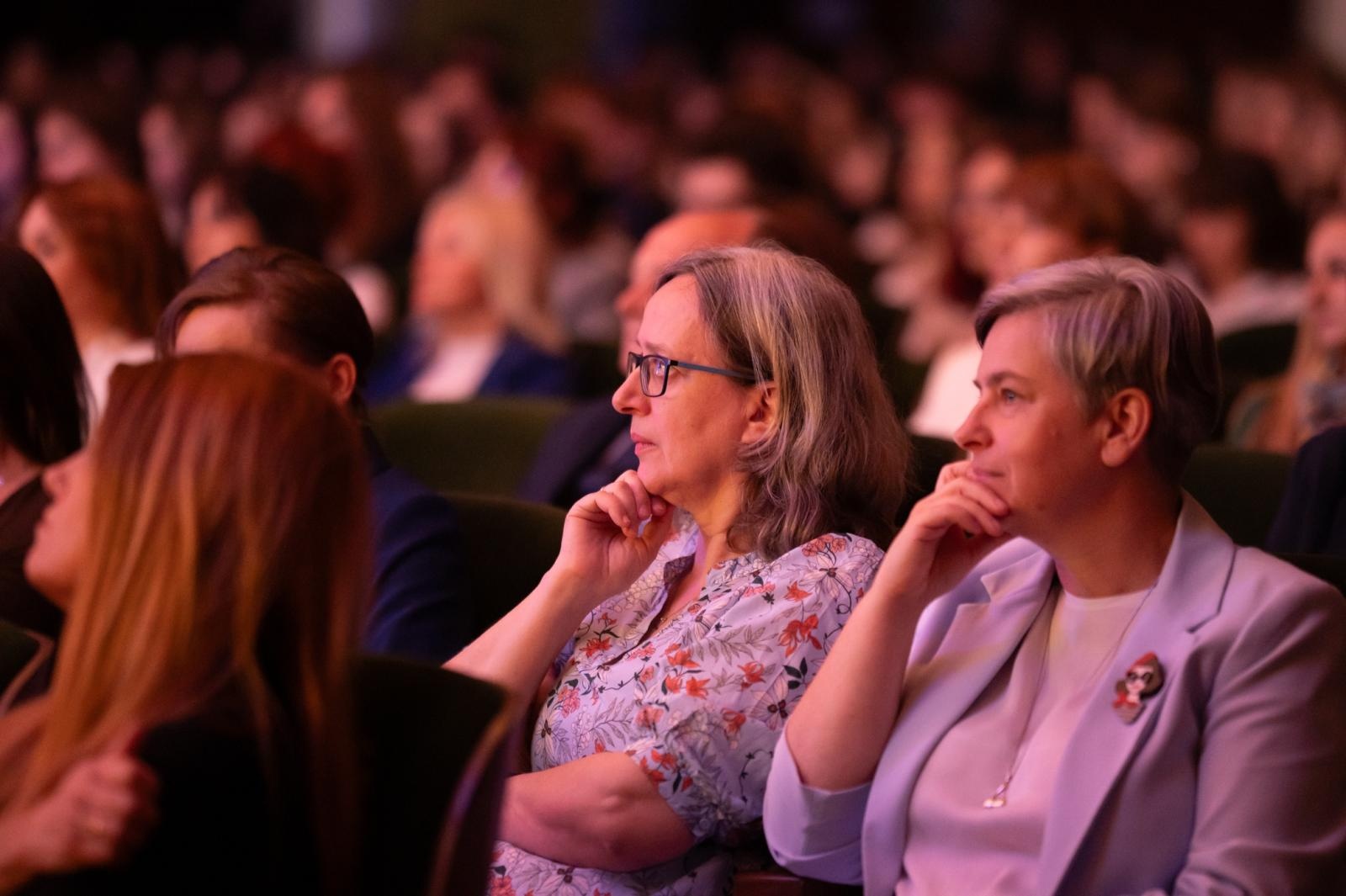 Zdjęcie w galerii na portalu naszraciborz.pl: Pożegnanie absolwentów Kasprowicza w RCK wiadomości z regionu