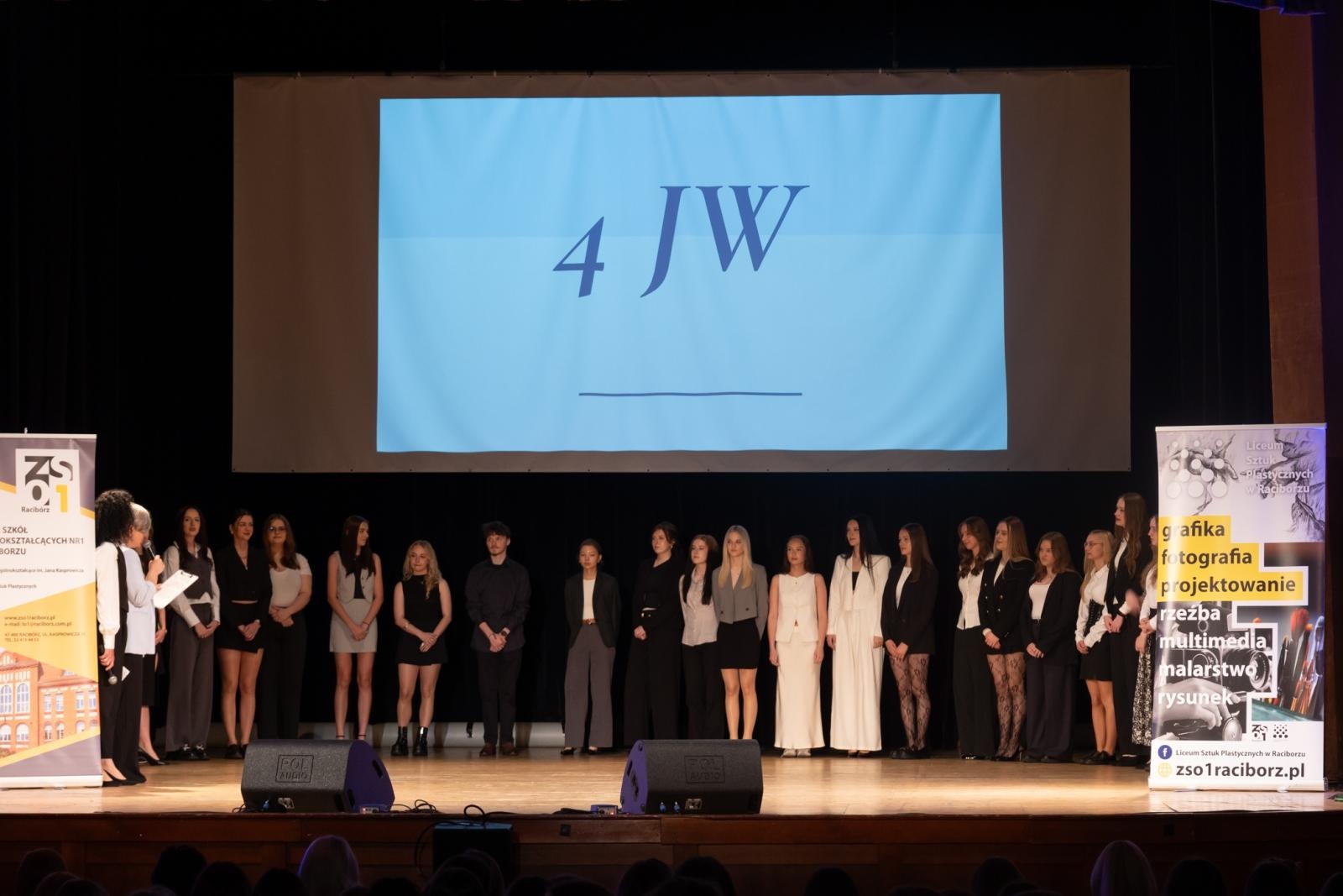 Zdjęcie w galerii na portalu naszraciborz.pl: Pożegnanie absolwentów Kasprowicza w RCK wiadomości z regionu