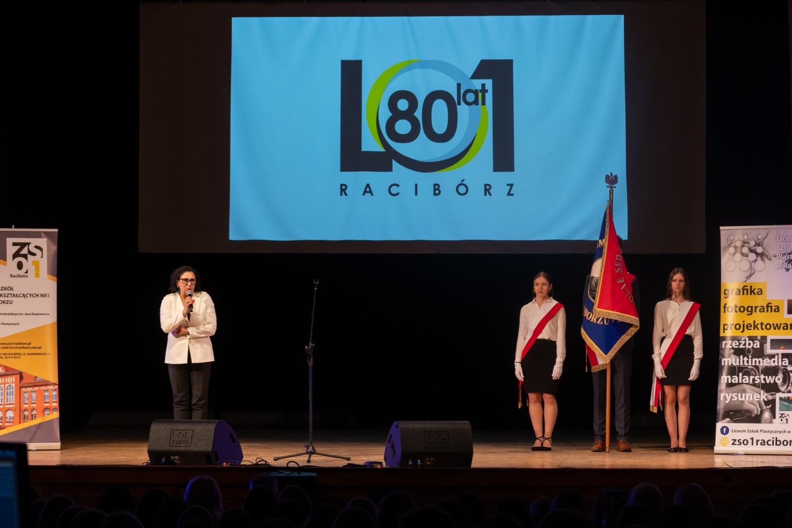 Zdjęcie w galerii na portalu naszraciborz.pl: Pożegnanie absolwentów Kasprowicza w RCK wiadomości z regionu