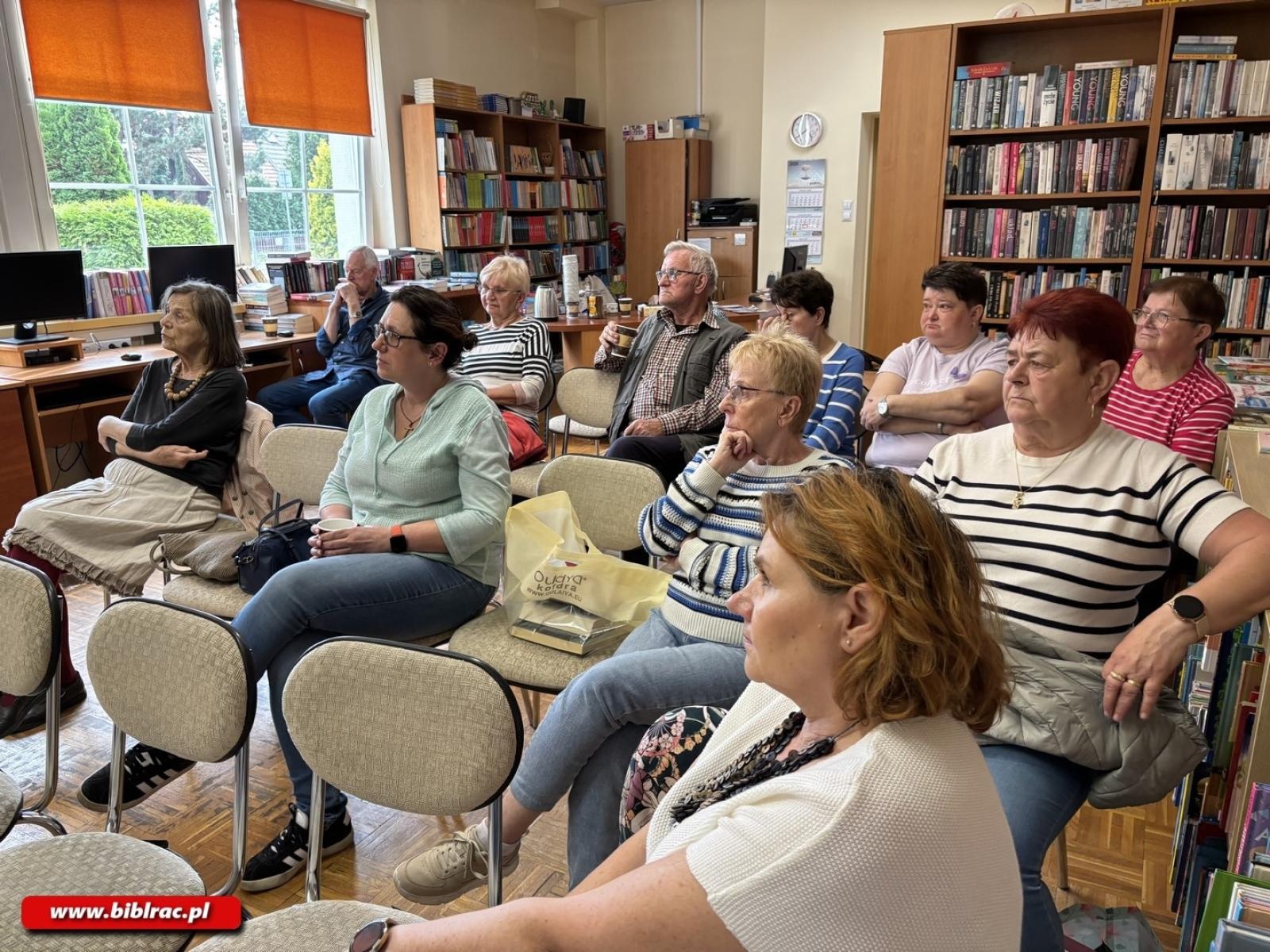 Zdjęcie w galerii na portalu naszraciborz.pl: Dzień Ziemi w bibliotece na Ocicach – warsztaty i spotkanie z Katarzyną Mikietą wiadomości z regionu
