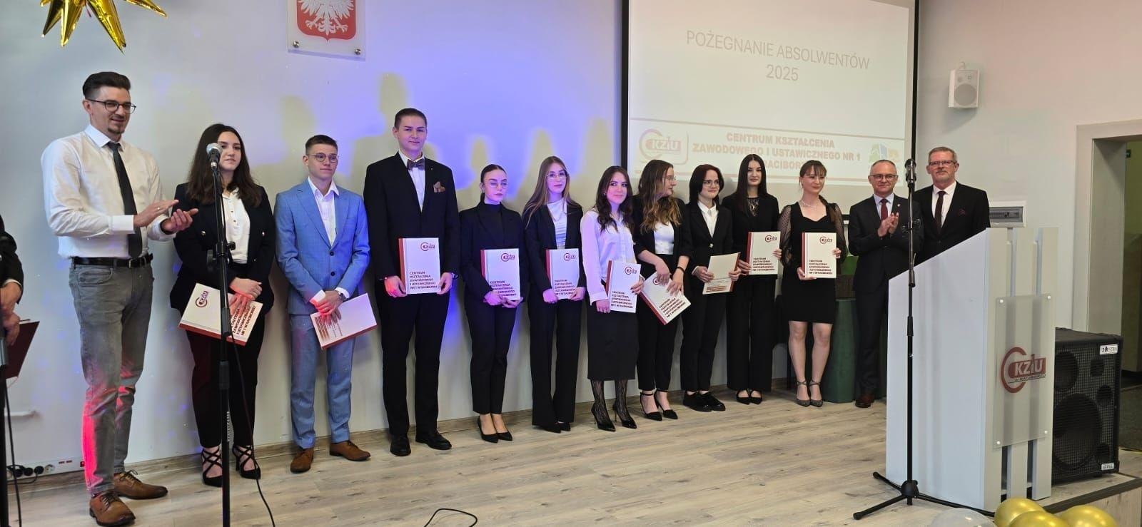 Zdjęcie w galerii na portalu naszraciborz.pl: CKZiU nr 1. Świadectwa wręczone, Oskary rozdane! wiadomości z regionu