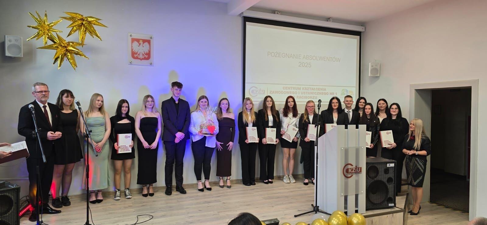 Zdjęcie w galerii na portalu naszraciborz.pl: CKZiU nr 1. Świadectwa wręczone, Oskary rozdane! wiadomości z regionu