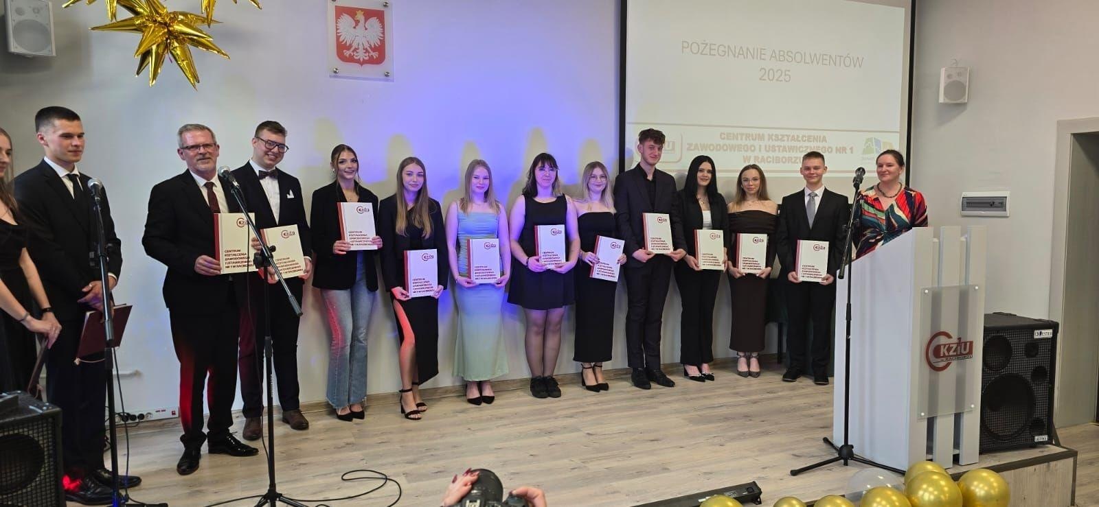 Zdjęcie w galerii na portalu naszraciborz.pl: CKZiU nr 1. Świadectwa wręczone, Oskary rozdane! wiadomości z regionu