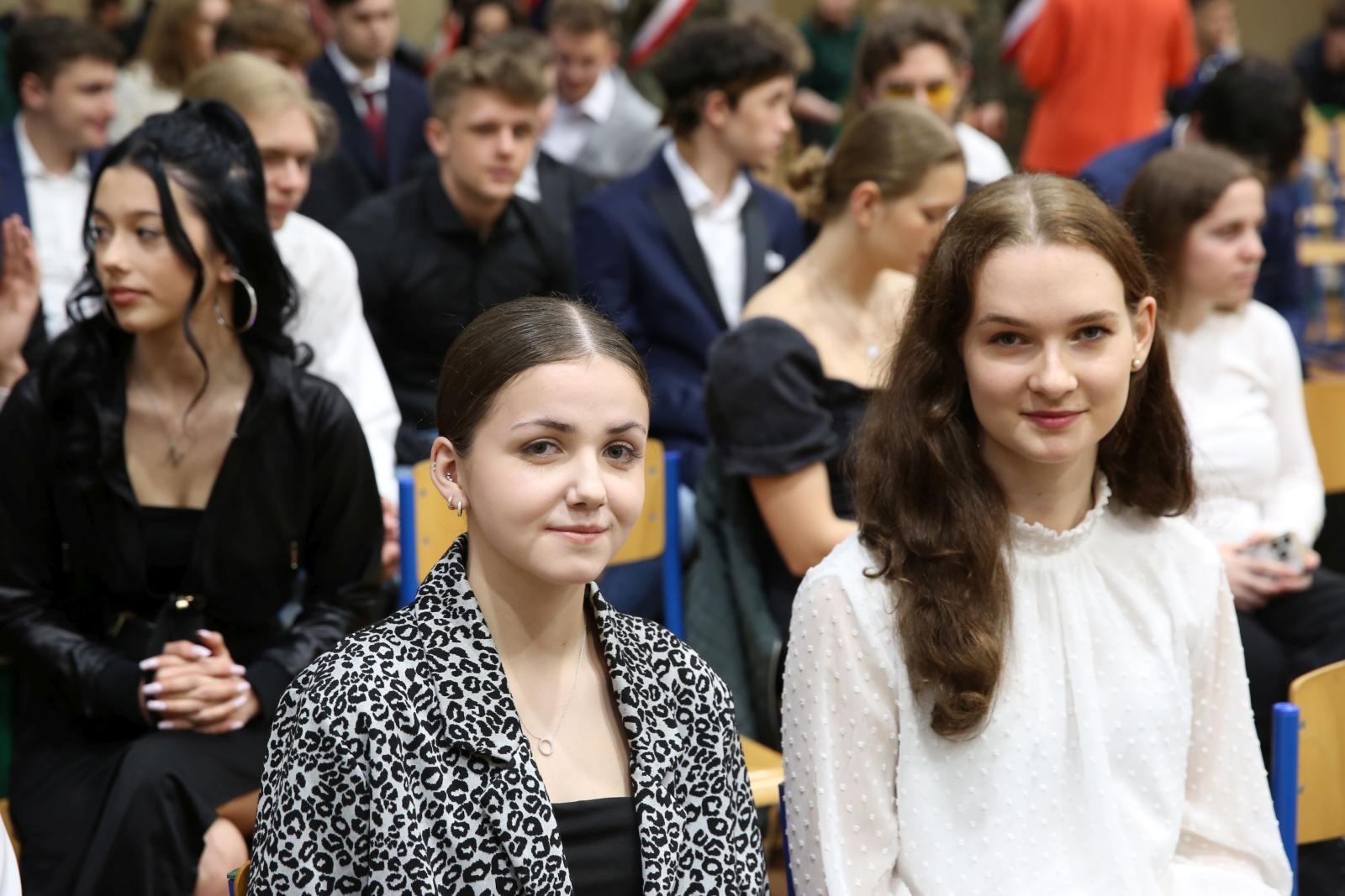 Zdjęcie w galerii na portalu naszraciborz.pl: Czas pożegnania – klasy sportowe i mundurowe kończą edukację w ZSOMS wiadomości z regionu