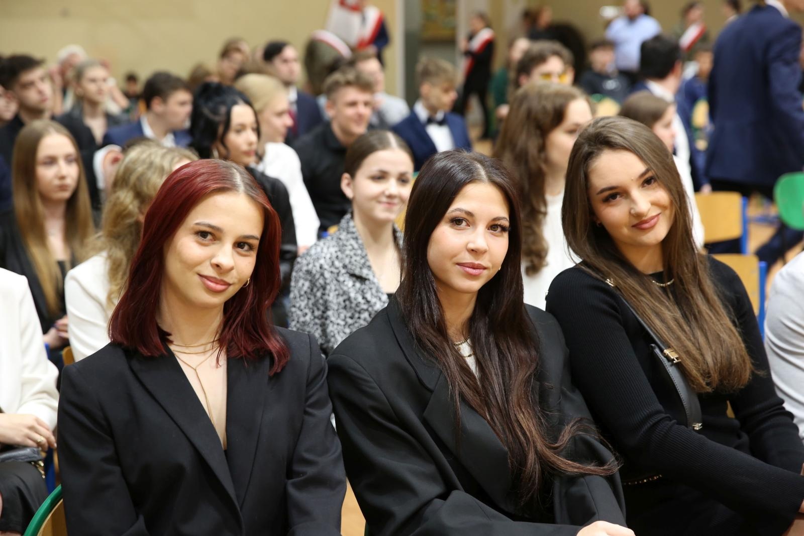 Zdjęcie w galerii na portalu naszraciborz.pl: Czas pożegnania – klasy sportowe i mundurowe kończą edukację w ZSOMS wiadomości z regionu